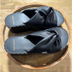 Tory Burch Sandals *NEW*